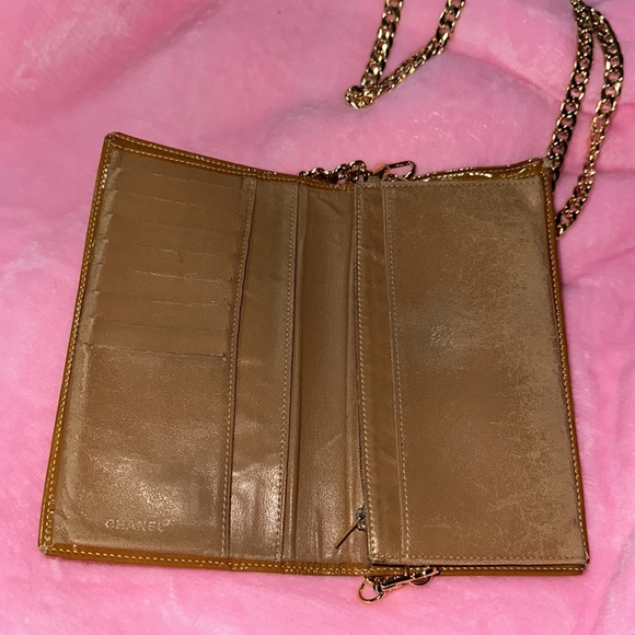 CHANEL WOC Camel Wallet on a Chain RARE Unicorn color - Picture 4 of 17